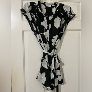 Liz Claiborne black and white floral blouse